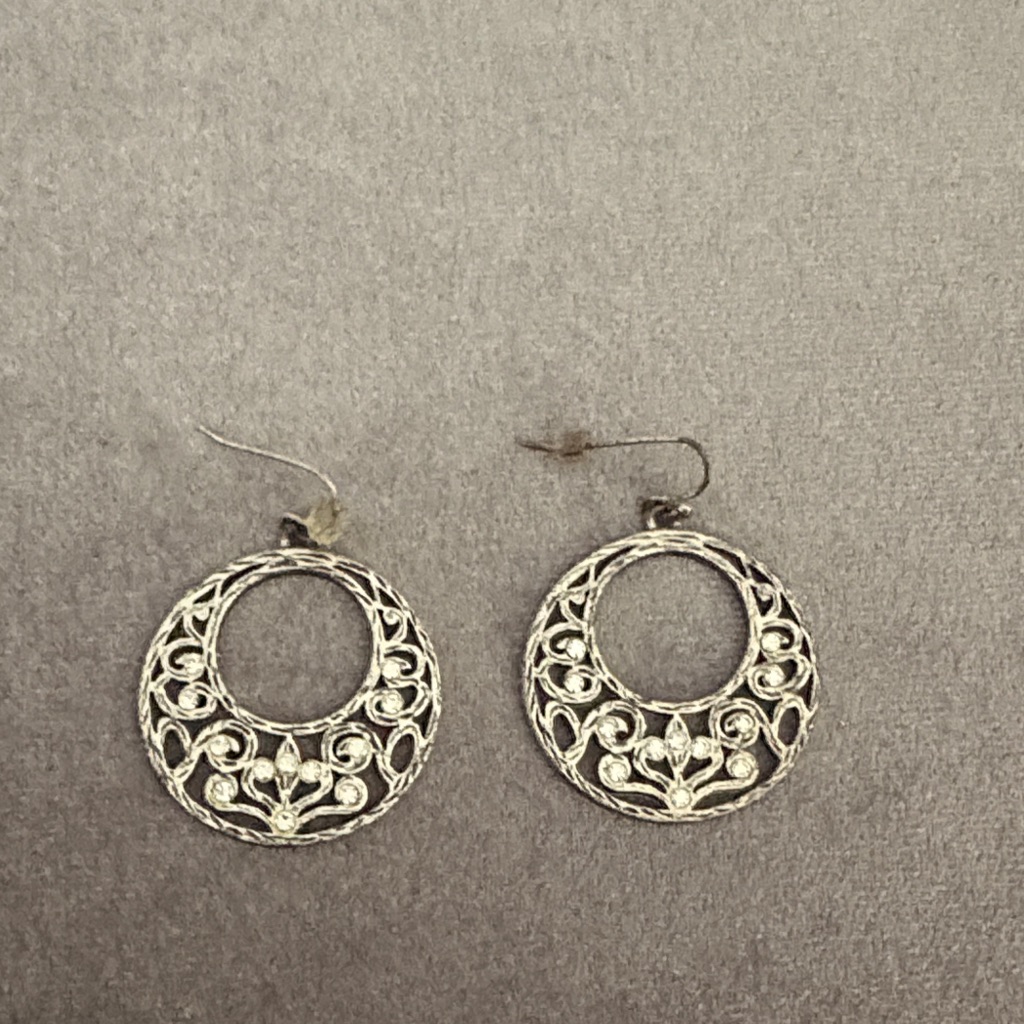 A Classy Chic Boutique Silver Floral Earrings With Crystals